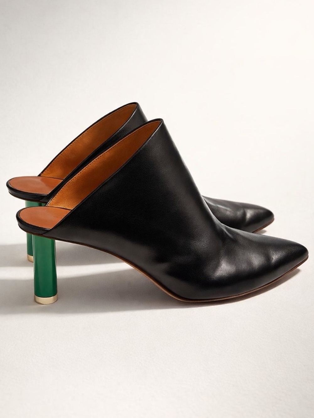 Vetements Dumna Gvasalia black leather mules, highlighter green heels, 37, EUC